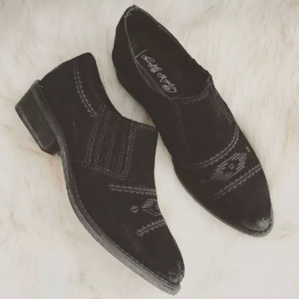 ➕➕ Vintage Agnes Black Leather Ankle Boots Flats